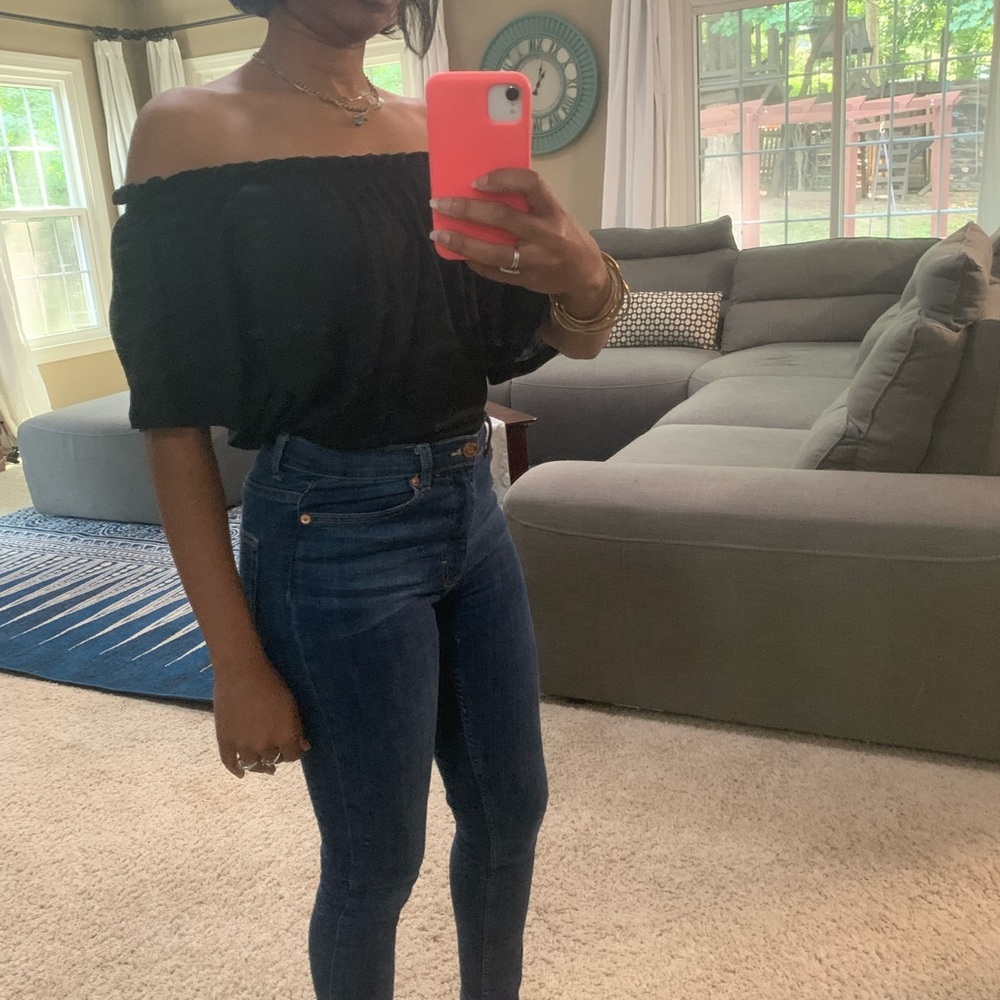 Cute Gap Black Off The Shoulder Top, EUC, Size XS.